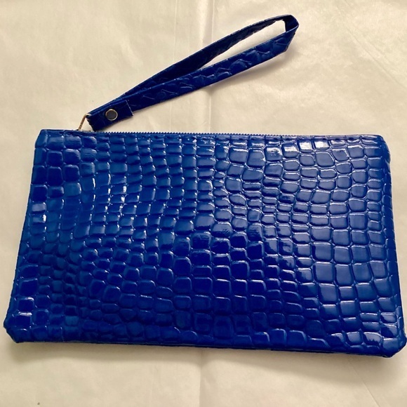 New! Royal Blue Wristlet Vegan - Picture 1 of 6